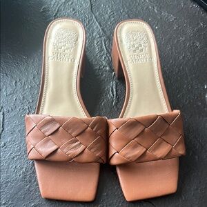 Vince Camuto Women's Tan Woven Slide Sandals